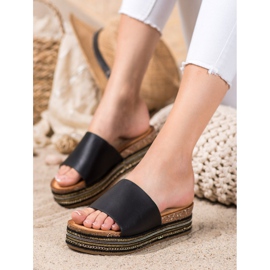 SHELOVET Svarta tofflor på plattformen 1