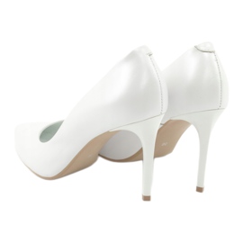 Pumpar på en nål, vit pärla Espinto C-602/134 3