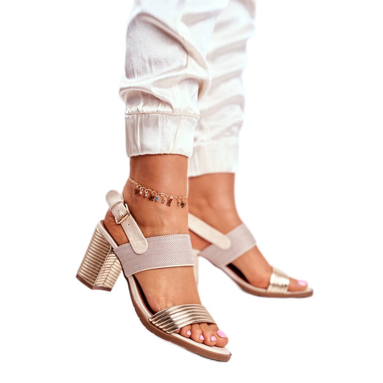 EVE Kvinnors sandaler på stolpen Beige och Golden Emmy gyllene 2