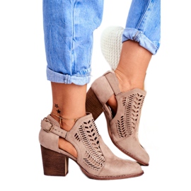 Bellucci Damstövlar med utskurna vårbeige Velluci 2