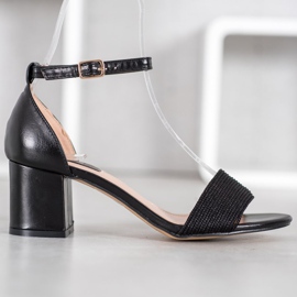 Nio Nio Snygga sandaler på en bar svart 2