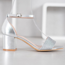 Nio Nio Snygga sandaler på en bar grå 2