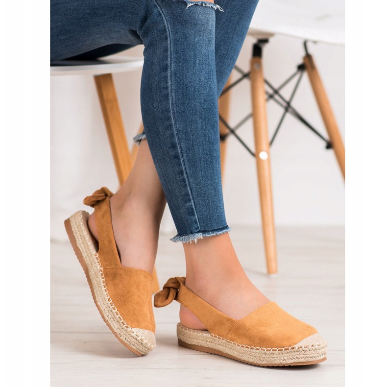 Nio Nio Espadrilles med en upptäckt klack brun 1