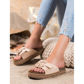 Comer Tofflor På En Hög Plattform brun 1