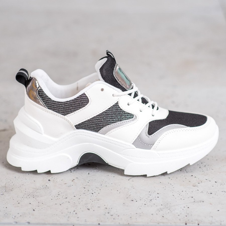 SHELOVET Snygga sneakers vit svart 1