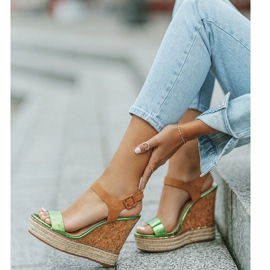 Gröna sandaler med espadrillokil VB76063 beige 2