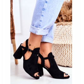 BUGO Kvinnors sandaler på en klack öppnad svart Kira 2