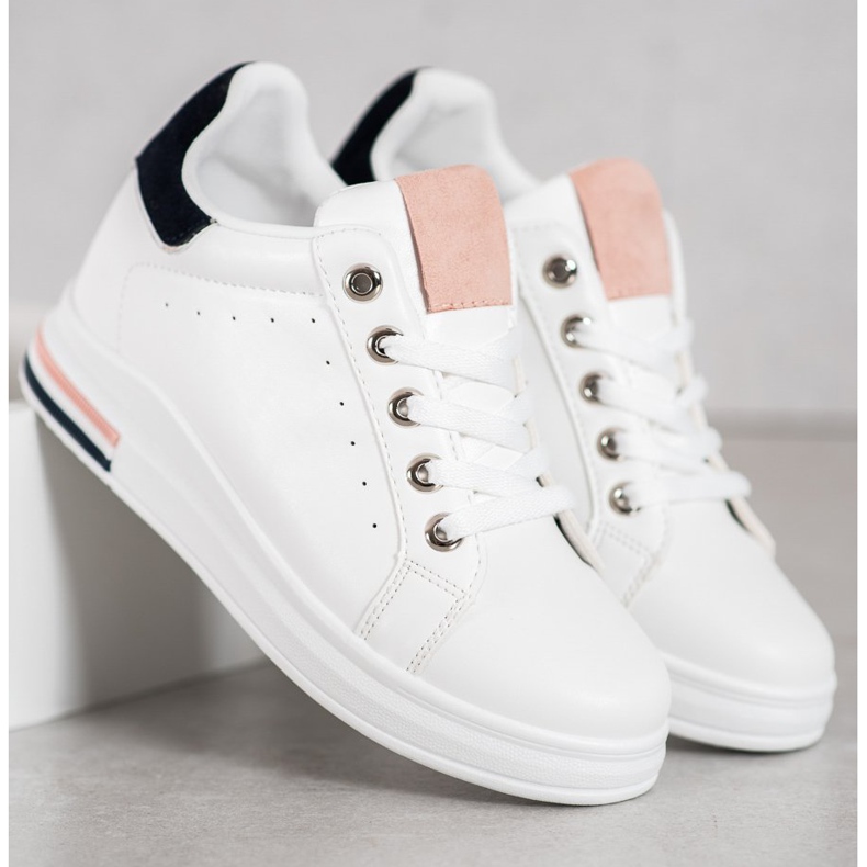 SHELOVET Snygga vita sneakers 1