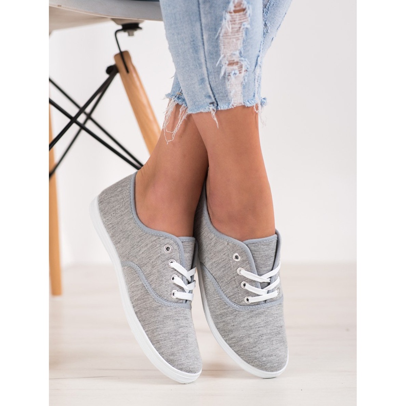 SHELOVET Ljusgrå sneakers 1