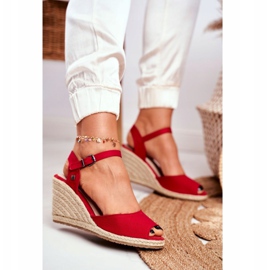 Kvinnors sandaler på en flätad kil Big Star Red DD274A213 röd 3