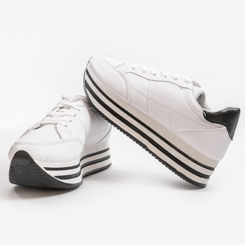 Vita fashionabla damskor för sport 230-3 1