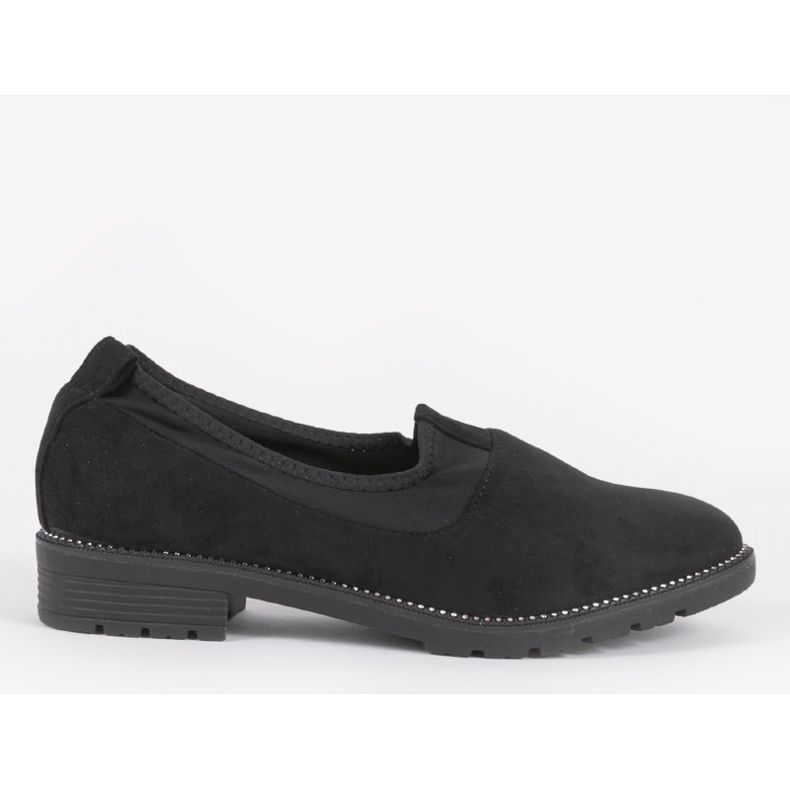 Svarta slip-on skor med en elastisk 240-1 1