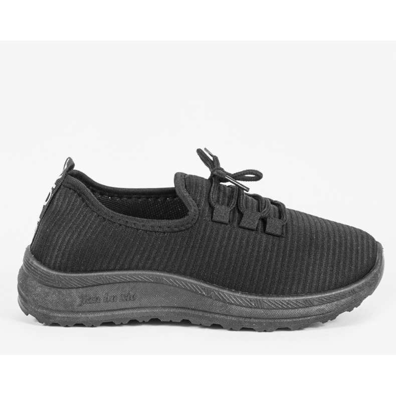 LR005-0 svarta slip-on sportskor 1