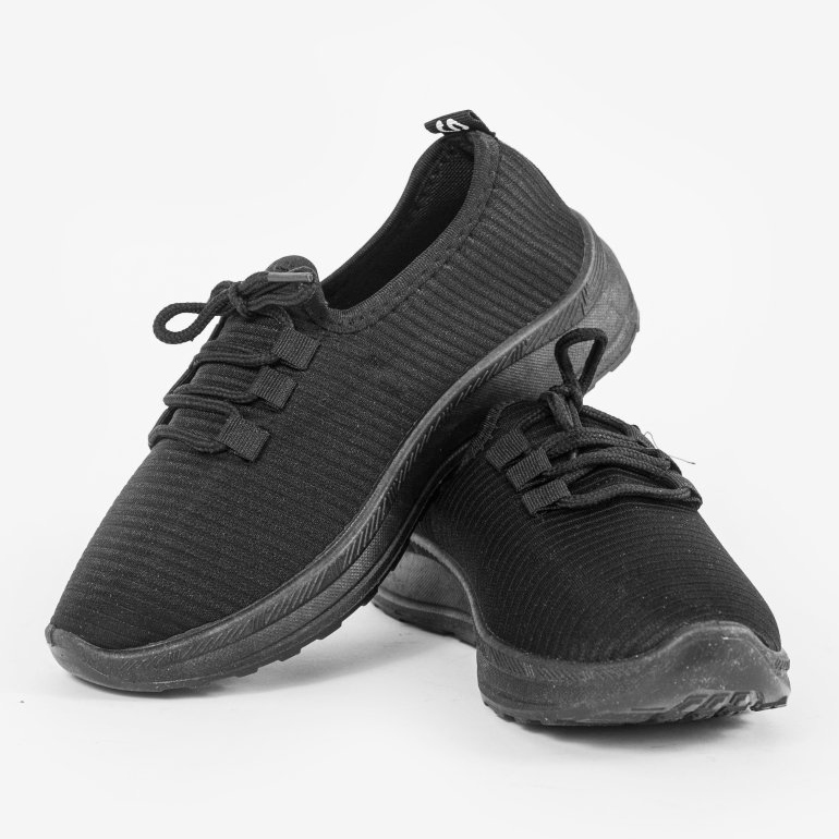 LR005-0 svarta slip-on sportskor 2