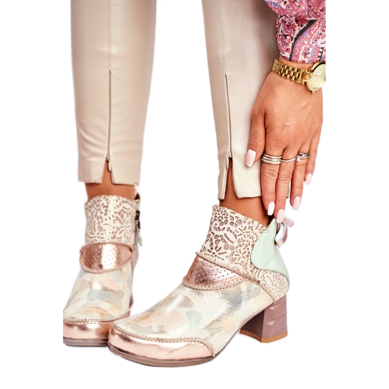 Damskor på högklackad Maciejka Beige 03410-04 grön gyllene 2