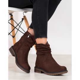 J. Star Mörkbruna arbetare 2