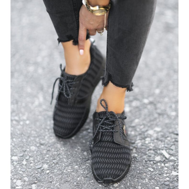 Svarta PH-16 lätta sportskor 1