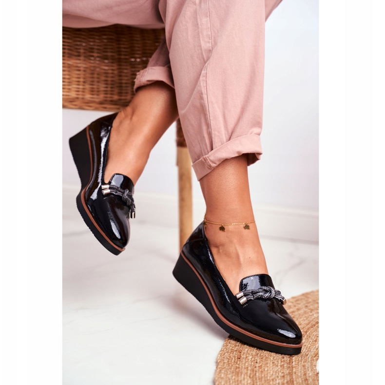 Vinceza Kvinnors svarta mockasiner lackerade på Abba -kilen 2