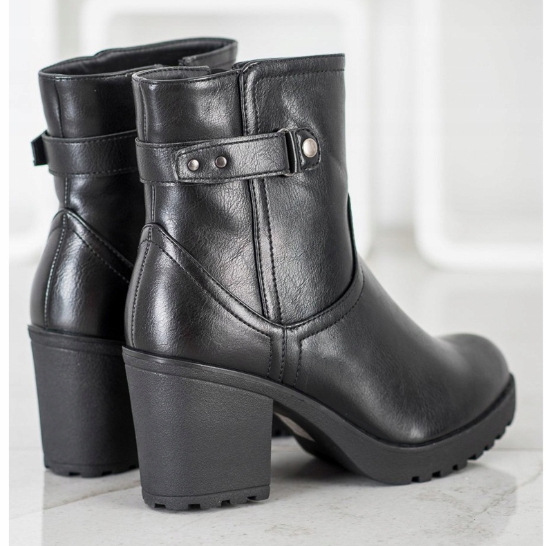 J. Star Varma stövlar på stolpen svart 1