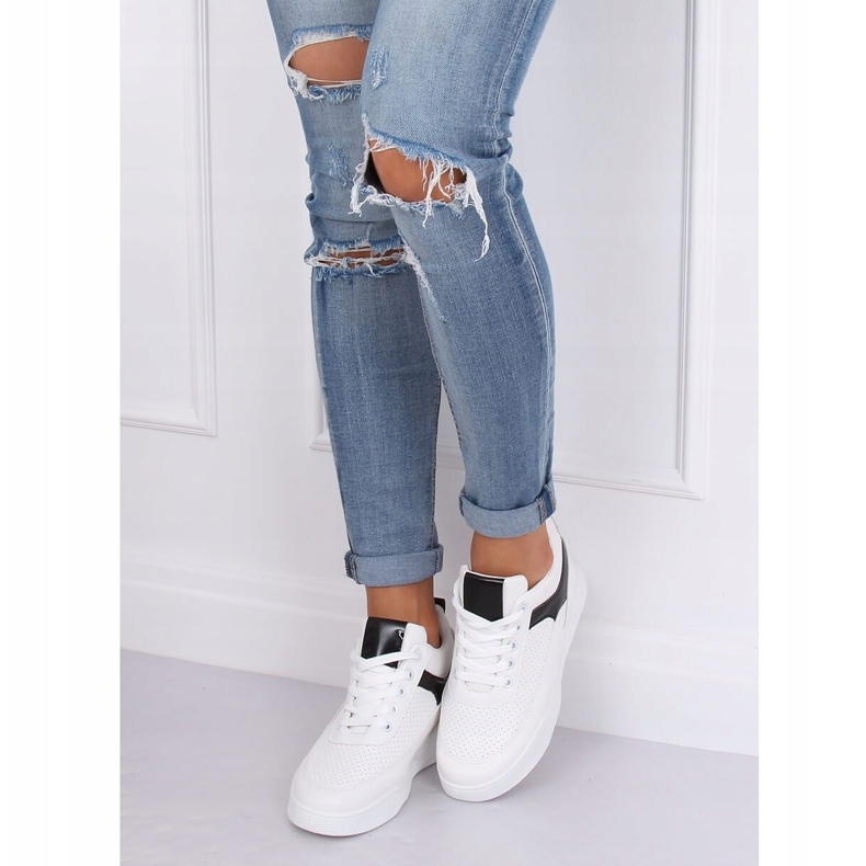 Vita sportskor med kilar 85-429 VIT / SVART 2