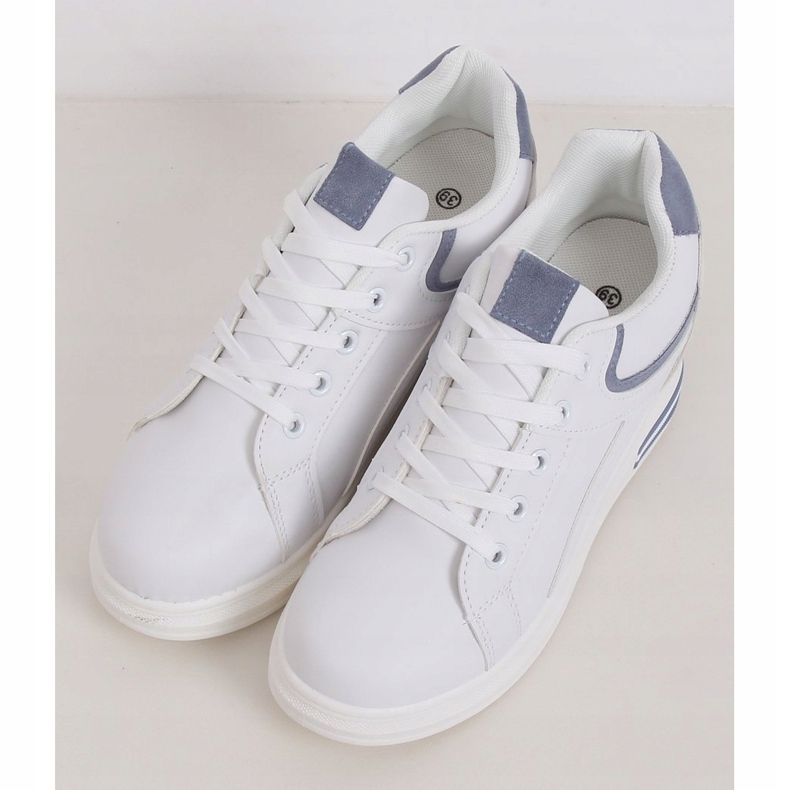 Vita BY-0370 WHITE / BLUE sneakers på en dold kil 1