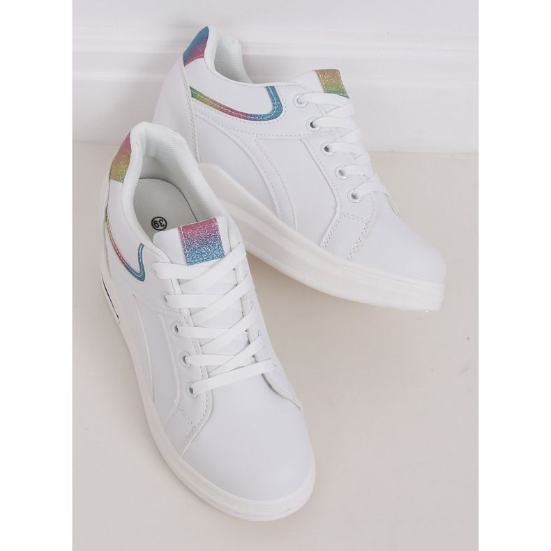 Vita BY-0370 WHITE / COLOR sneakers på en dold kil 1