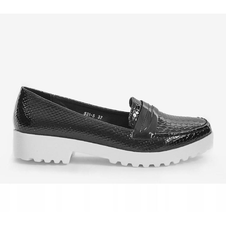 Svarta slip-on skor med en RS-WED2 rosett 1