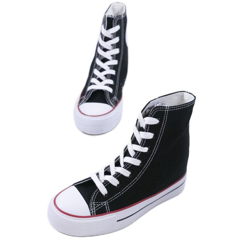 Svarta sneakers med snörningskilar B706-1 1