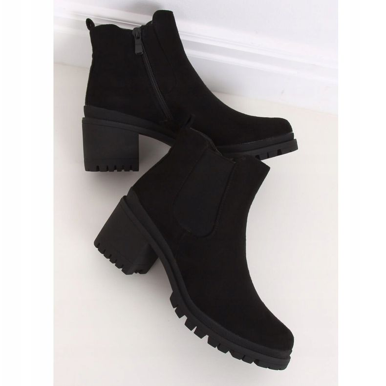 Svarta stövlar med breda klackar XJ-25 Svart 1