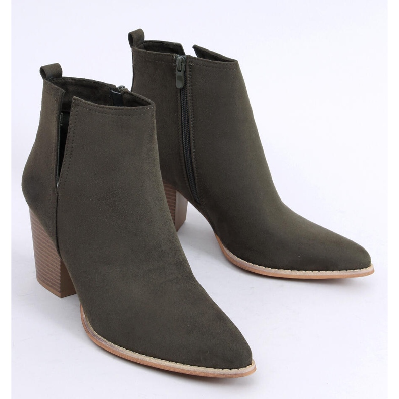 Högklackade stövlar med mandelgröna tår M397 Grön 1