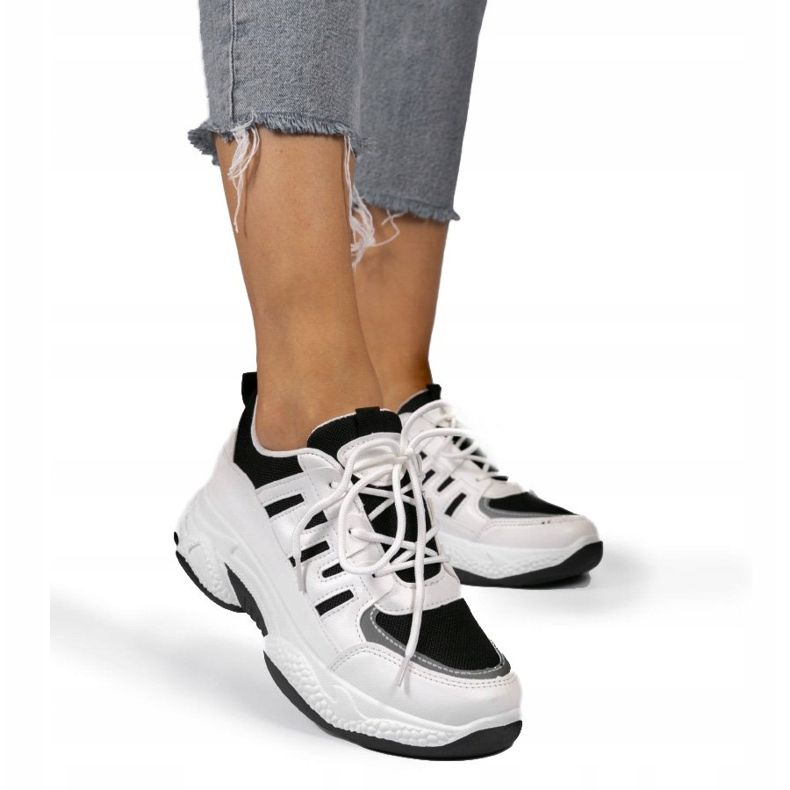 Svarta trendiga sportskor BH-001 vit 2