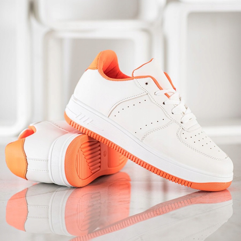 SHELOVET Sneakers på plattformen vit 1