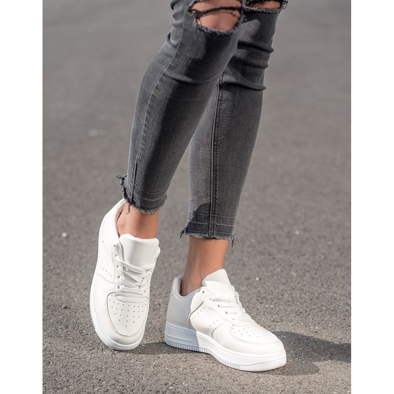 SHELOVET Sneakers på plattformen vit 1