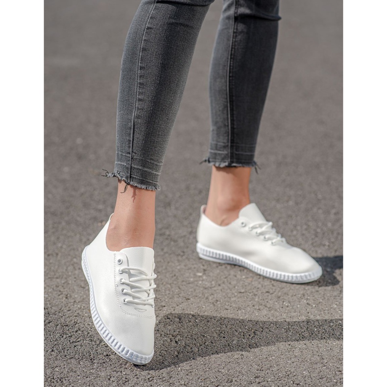 SHELOVET Vita sneakers med ekoläder 1