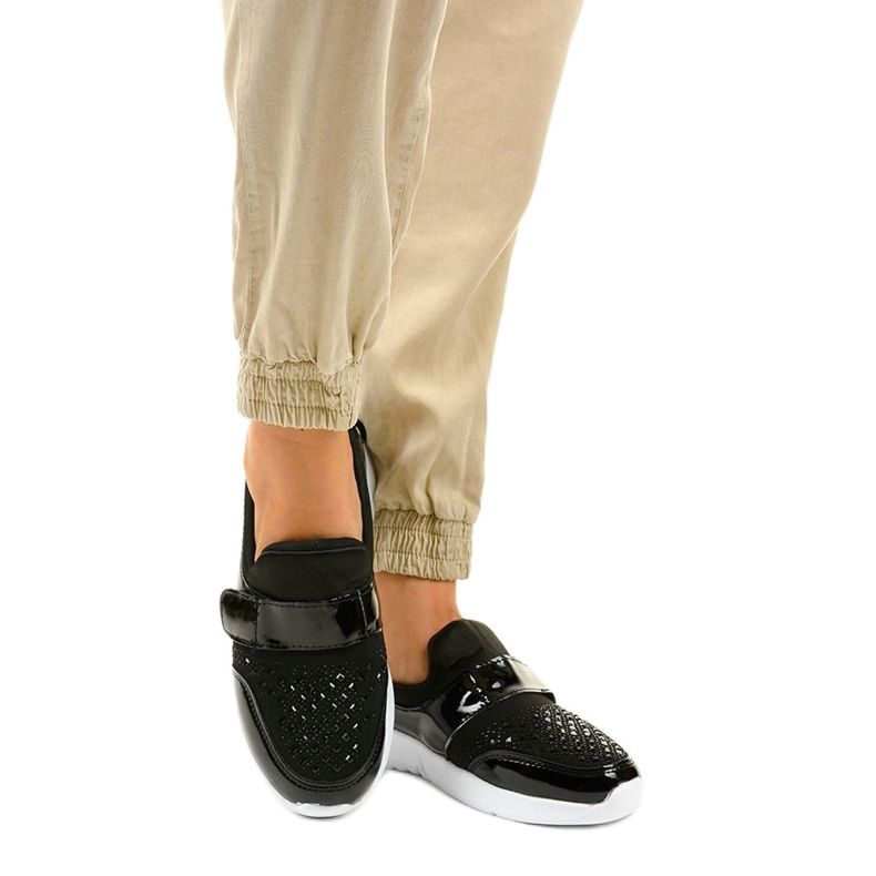 Svartvita slip-on sportskor B120-1 2