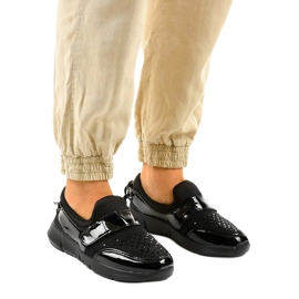 Svarta B120 slip-on sportskor 1