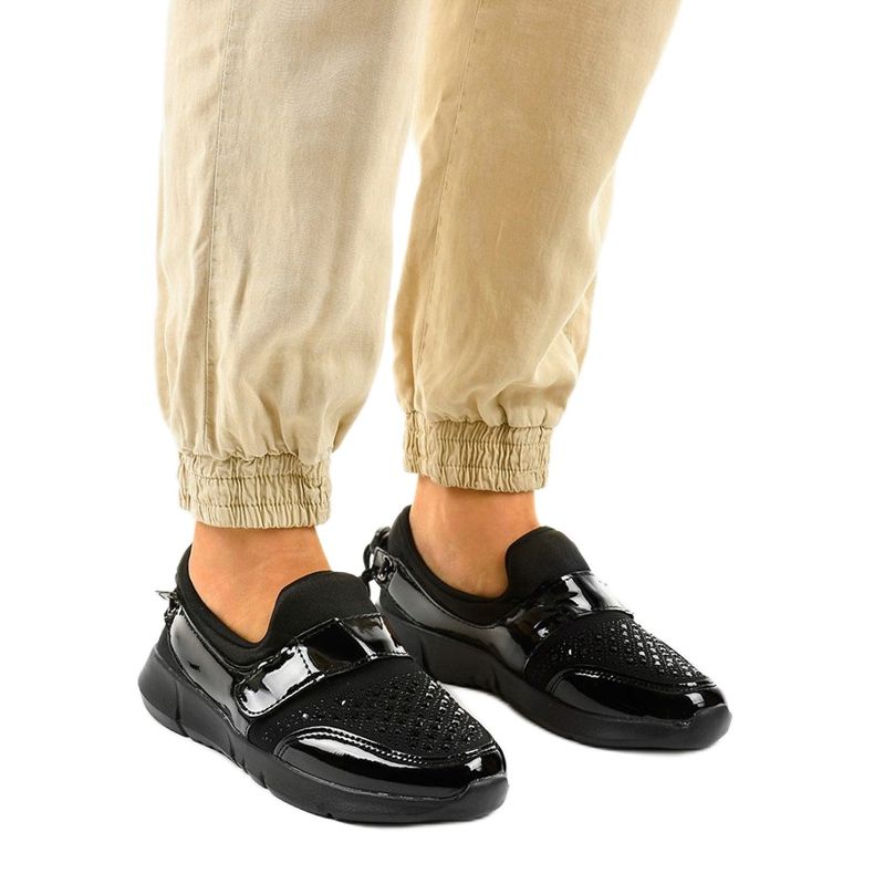 Svarta B120 slip-on sportskor 1