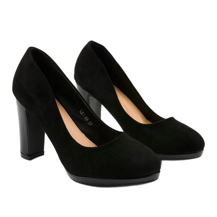 Svarta pumpar på LEI-69 stolpen 2