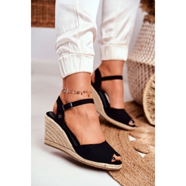 Kvinnors sandaler på en flätad kil Big Star Black DD274A209 svart 3