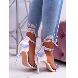 Kvinnors sandaler på hög klack Lu Boo Opalescent Debbi vit rosa silver- 2