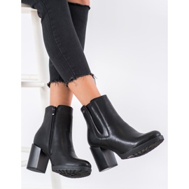 Weide Bekväma stövlar på en stolpe svart 1