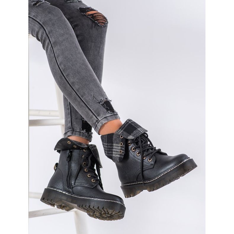 Weide Arbetare Med En Roll -Up Sko svart 1