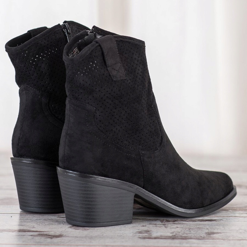 Filippo Svarta cowgirls 1