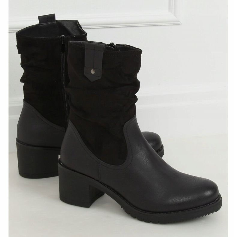 Svarta högklackade stövlar J19-51 Svart 1