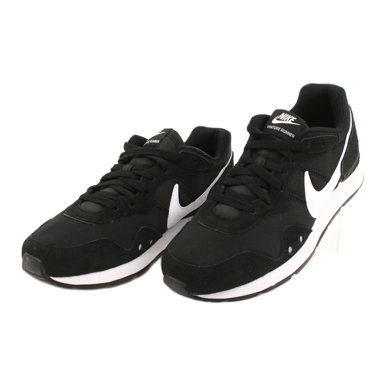 Nike Venture Runner W CK2948-001 skor vit svart 2