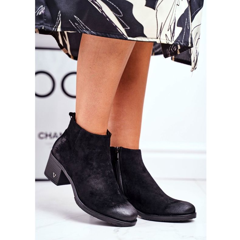 Vinceza Dam stövlar på hälen mocka svart Volares 2