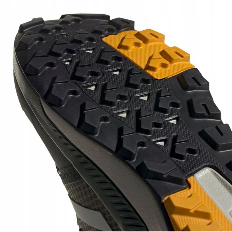 Adidas Terrex Trailmaker Mid Cold.Rdy M FV6887 skor svart mångfärgad 1
