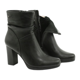 M.Daszyński Svarta stövlar på stolpen till Daszyński AF125-7 4