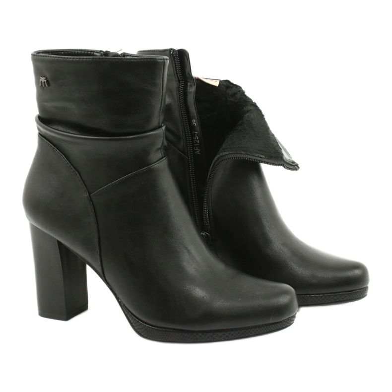 M.Daszyński Svarta stövlar på stolpen till Daszyński AF125-7 4