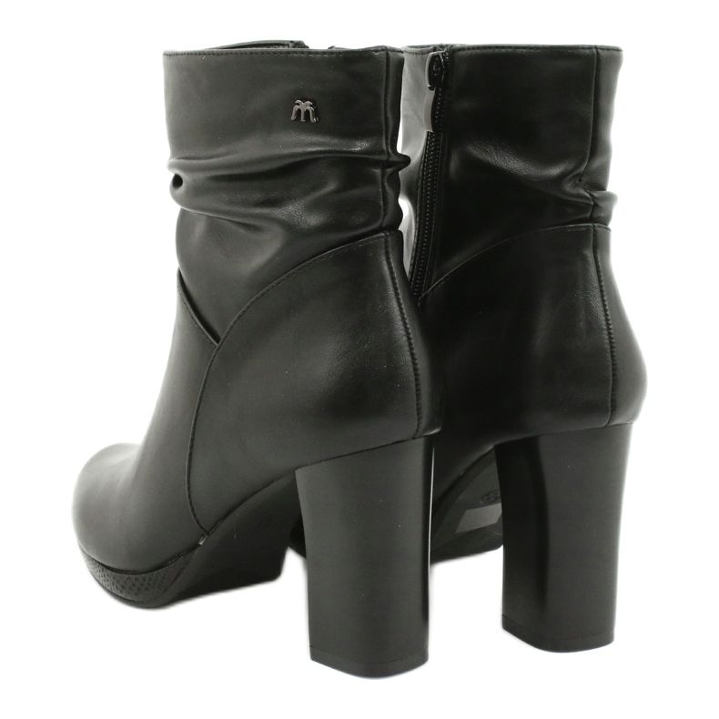 M.Daszyński Svarta stövlar på stolpen till Daszyński AF125-7 3